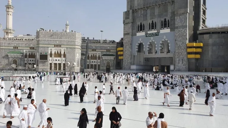 Mengenal Pintu Masuk Masjidil Haram dan Namanya