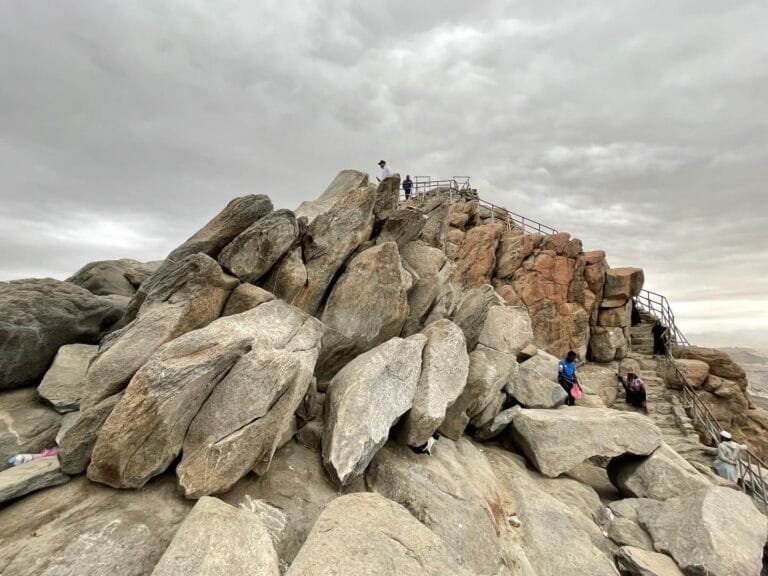 Mengenal Gua Hira: Tempat Turunnya Wahyu Pertama kepada Nabi Muhammad SAW