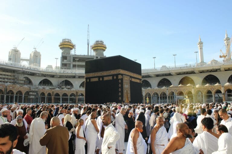 Luruskan Niat Umrah agar Menahan Diri untuk Tidak Pamer di Social Media