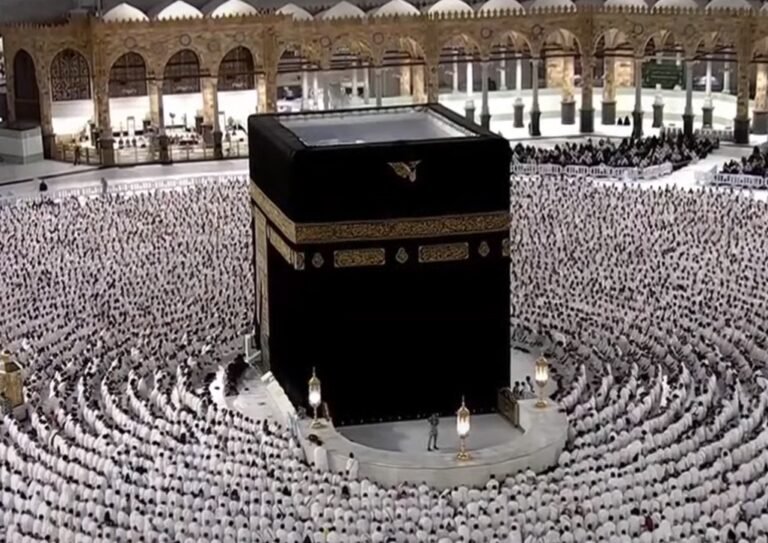 apa isi dalam Ka'bah